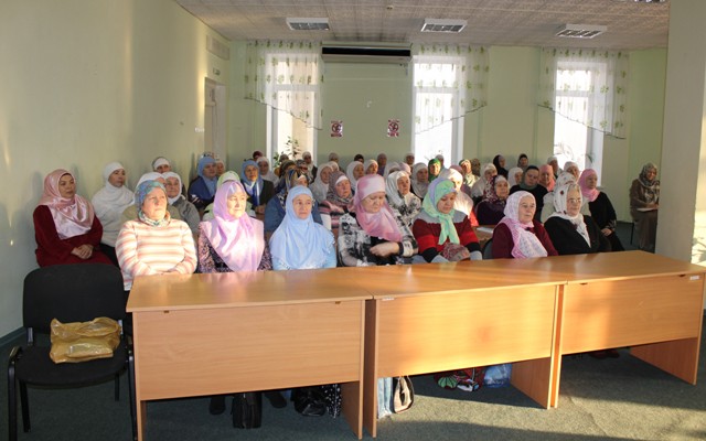 Сотрудники отдела по оказанию помощи и благотворительности ЦРО-ДУМ РТ посетили нижнекамский мухтасиб