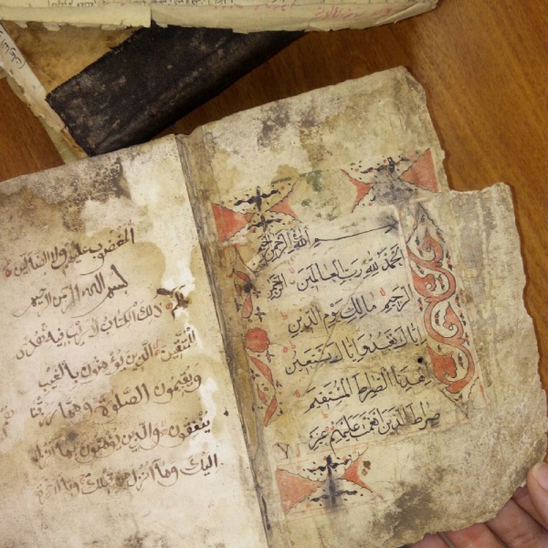 "Darul-Kutub"ка сирәк иске китаплар архивы тапшырылды.