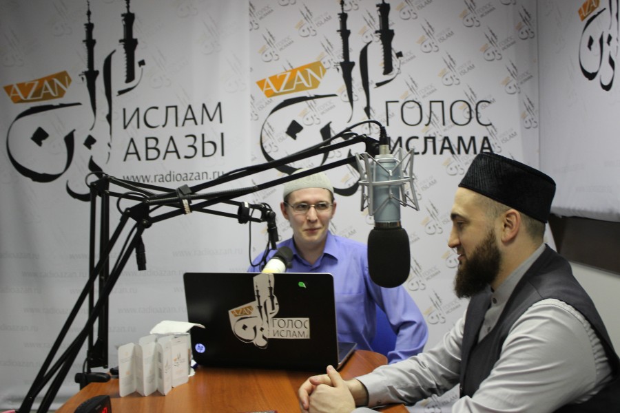 Камил хәзрәт "Азан" радиосы тапшыруында катнашты