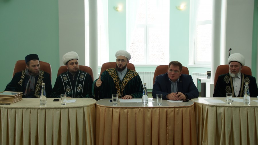 Татарстан мөфтие эшлекле сәфәр белән Яшел Үзәндә булды