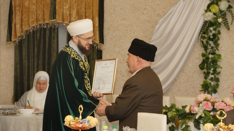 Мөфти Мәскәү һәм Киров районнары мөхтәсибәте имамнары белән очрашты