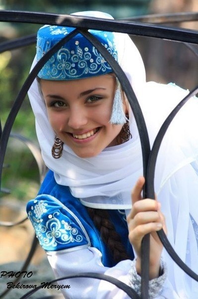 Мөслимәләр  “Матурлык мәктәбе” дип аталган түләүсез курслар уздыра