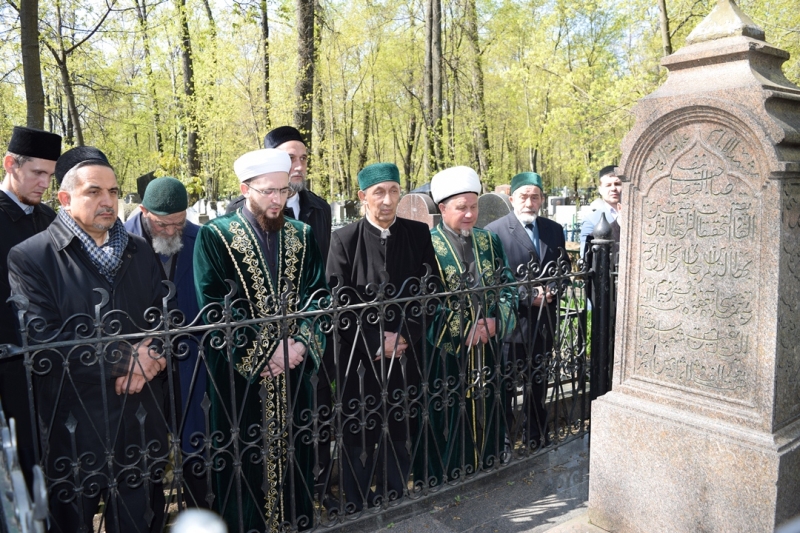 Татарстан мөфтие остазларны искә алу чарасында катнашты