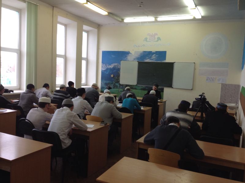 Һәр җомга Камил хәзрәт Сәмигуллин Россия ислам институында гыйбәдәт буенча лекция алып бара